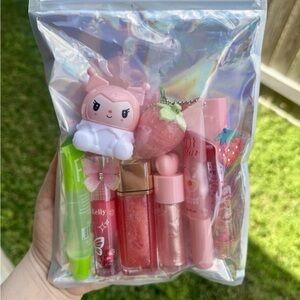 Cute Lip Gloss Set with Pink and Green Accents